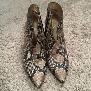Vince Camuto snake skin booties size 8 1/2